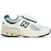 New Balance M2002RVD "Nightwatch Green"