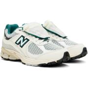 New Balance M2002RVD "Nightwatch Green"